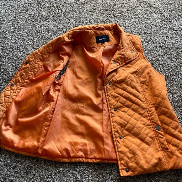 Vest - Picture 5 of 5